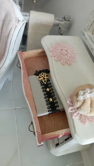 Camicia Vittoriana 1:12 Dettaglio Nero e Oro