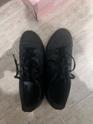 Zapatillas de fútbol negras