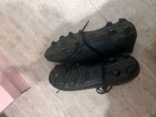Zapatillas de fútbol negras