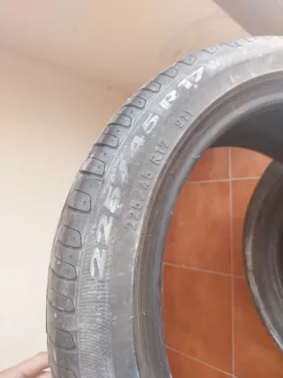 Neumáticos de coche 225/45/17 91Y Marca pirelli
