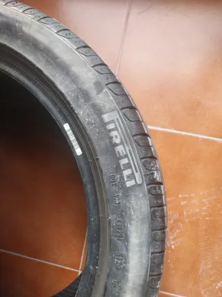 Neumáticos de coche 225/45/17 91Y Marca pirelli