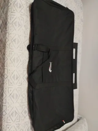 Yamaha PSR-E373 con funda