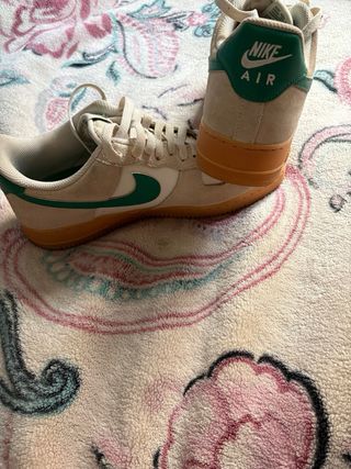 Nike Air Force 1 Beige y Verde