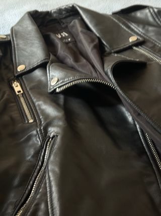 Chaqueta cuero Zara negra