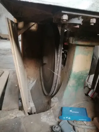 Sierra de cinta industrial