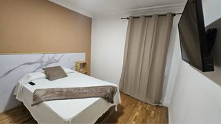 Se alquila habitación en el centro ...