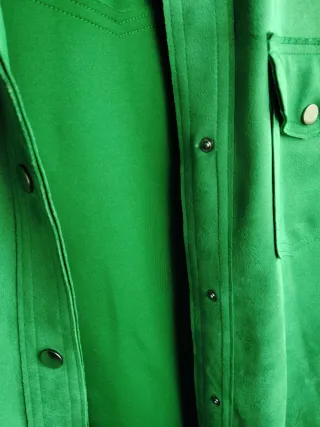 Sobrecamisa verde Zara Talla M oversize.