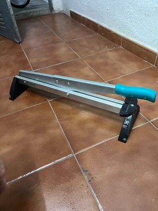Guillotina para suelos laminados