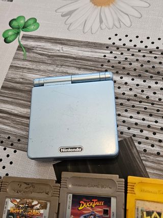 Nintendo Game Boy Advance SP + 16 juegos