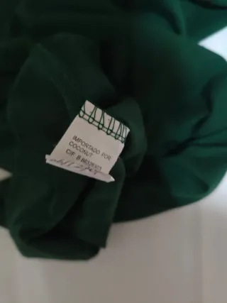 Camiseta verde con calavera y cremallera