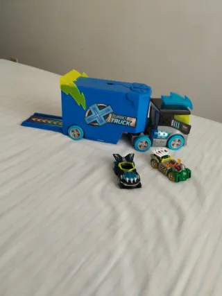 Camión transformable  con Coches