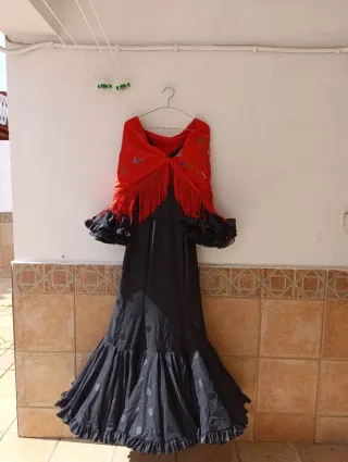 Traje Flamenca negro de lunares talla 42
