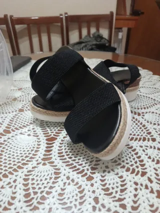 Sandalias negras de plataforma