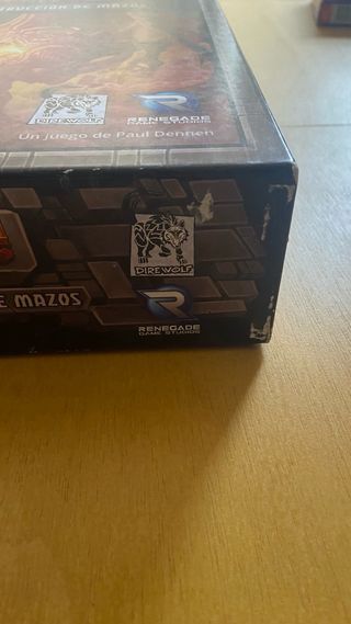 Clank! Una aventura de construcción de mazos