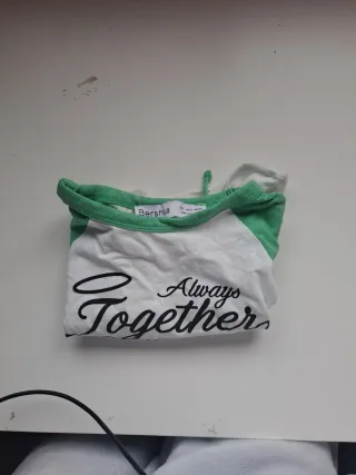 Top Bershka blanco y verde talla S