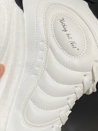 Zapatilla Baloncesto Tenth Hooper Negra/Blanca