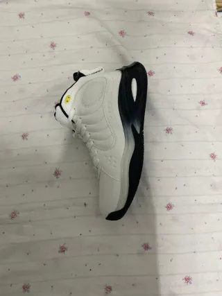 Zapatilla Baloncesto Tenth Hooper Negra/Blanca