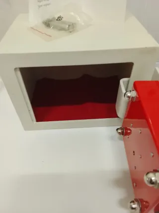 Caja fuerte pequeña de hierro para empotrar