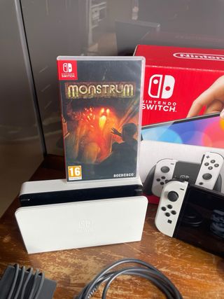 Nintendo Switch OLED + Accessori