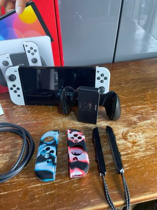 Nintendo Switch OLED + Accessori
