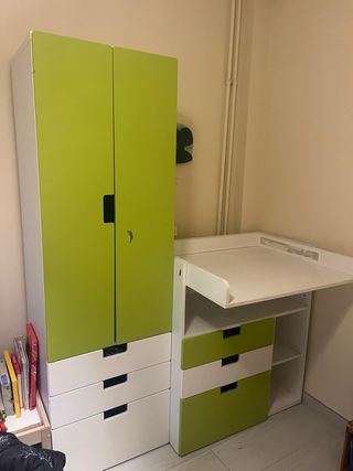 Conjunto armario y cambiador infantil de IKEA