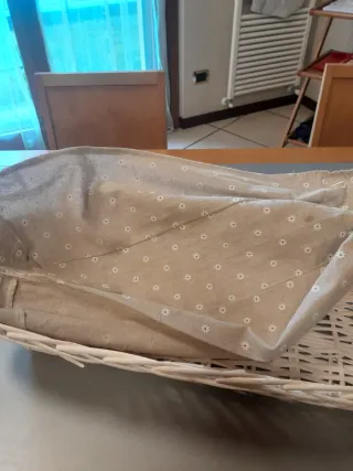 Cesto in vimini bianco