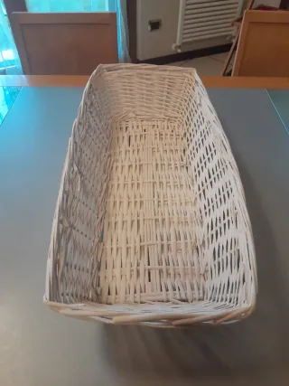 Cesto in vimini bianco