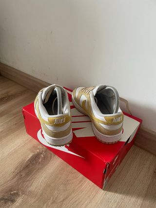 Nike Dunk White/Yellow