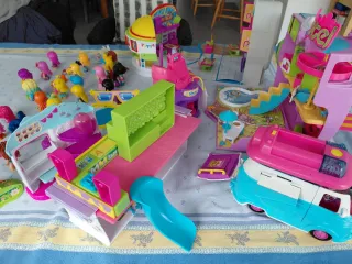 Pack Pinypon con casas y muñecos