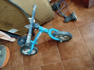 Bicicleta de equilibrio azul