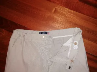 Pantalón vestir niño beige Talla 12-14.