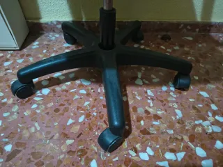Silla de oficina negra