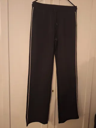 Pantaloni sportivi neri con banda laterale Amisu