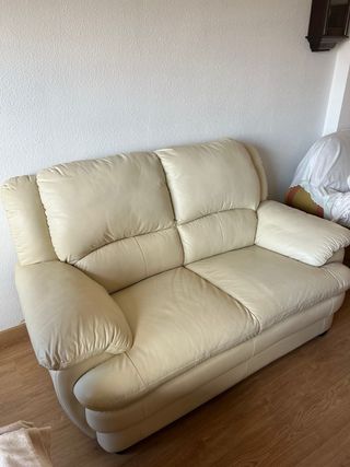 Sofá de piel beige/crema 2 plazas