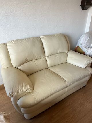 Sofá de piel beige/crema 2 plazas