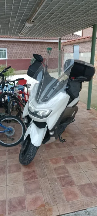 Yamaha NMAX 125cc 2024 Gris/Blanco