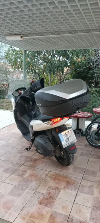 Yamaha NMAX 125cc 2024 Gris/Blanco