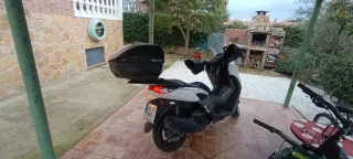 Yamaha NMAX 125cc 2024 Gris/Blanco