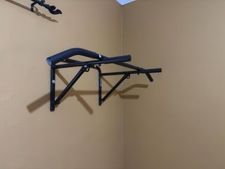 Barra dominadas pared / Pull up bar