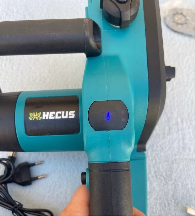 Motosierra Eléctrica 12 HECU + Batería + Maletín