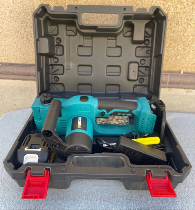Motosierra Eléctrica 12 HECU + Batería + Maletín