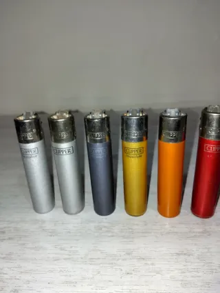 Set 8 accendini Clipper colori assortiti glitterat