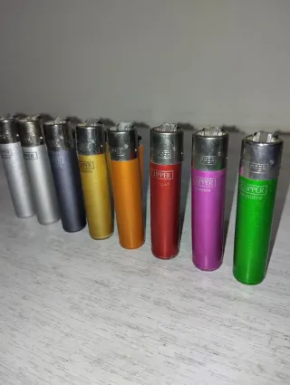 Set 8 accendini Clipper colori assortiti glitterat