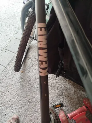 Bicicleta de montaña negra