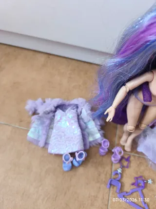 Muñeca Rainbow High Morada