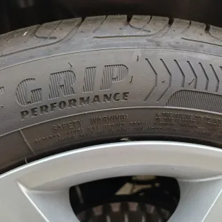 4 Pneumatici Estivi Goodyear Efficientgrip 195/55R