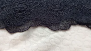 Blusa negra de encaje