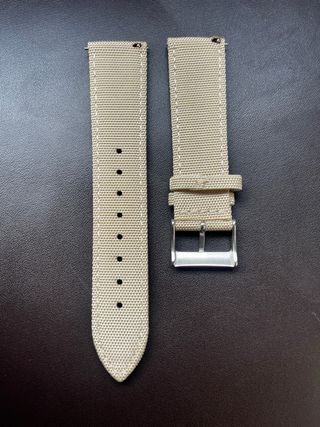 Correa de reloj de tela beige con hebilla