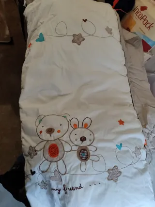 Protector cuna, edredón y saco acoplado al colchón