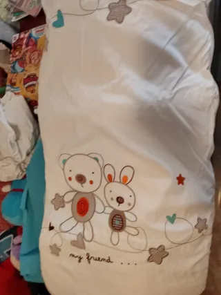 Protector cuna, edredón y saco acoplado al colchón